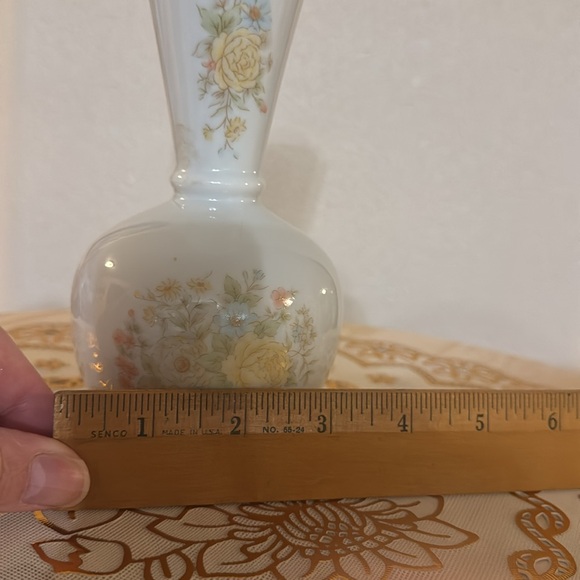Floral Porcelain Vase - Picture 3 of 9